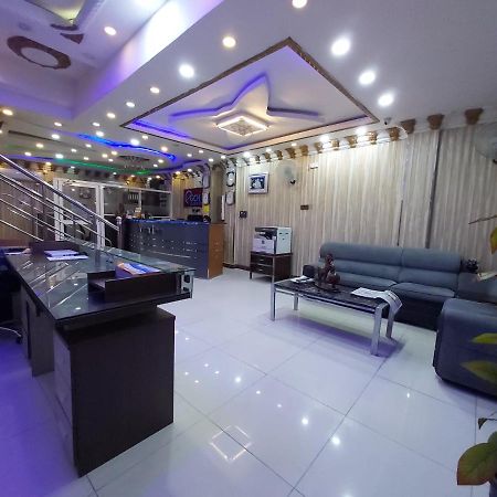 Global City Hotel Maligawatta Exterior photo