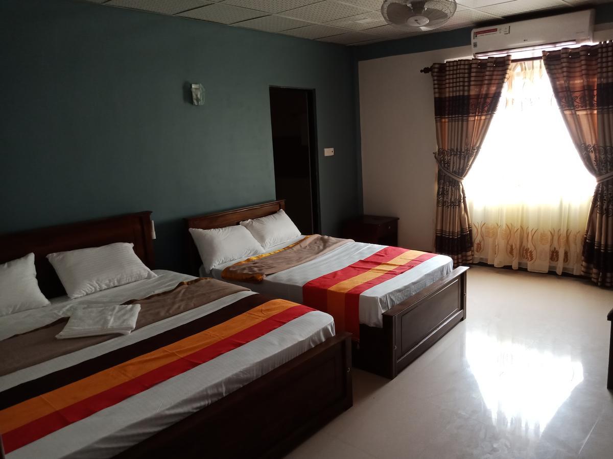 Global City Hotel Maligawatta Exterior photo
