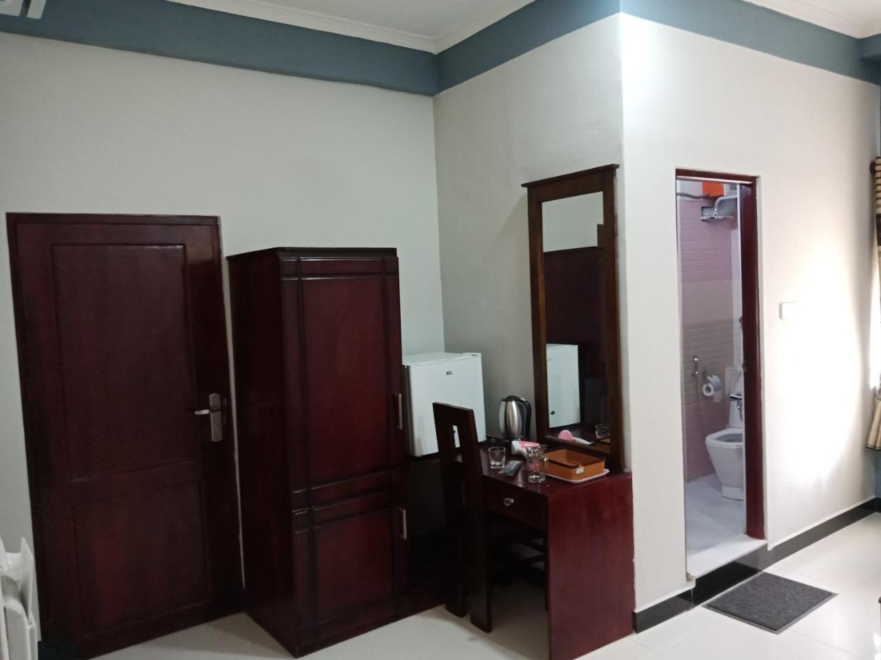 Global City Hotel Maligawatta Exterior photo