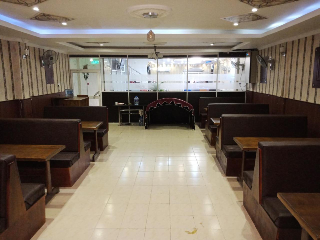 Global City Hotel Maligawatta Exterior photo