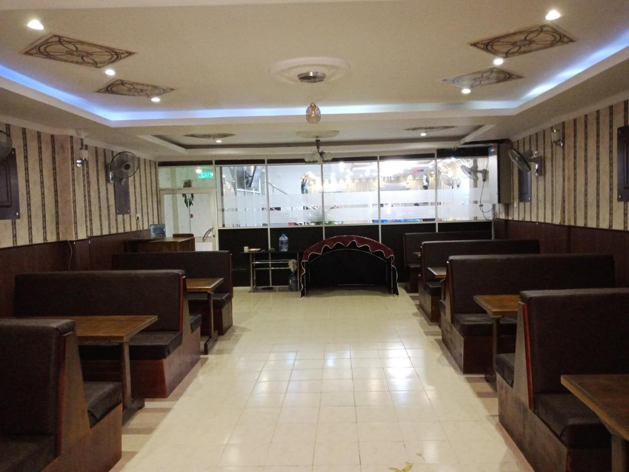 Global City Hotel Maligawatta Exterior photo