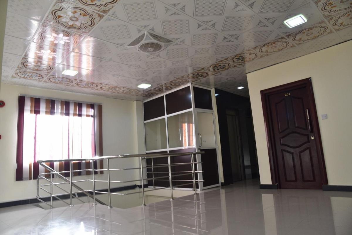 Global City Hotel Maligawatta Exterior photo