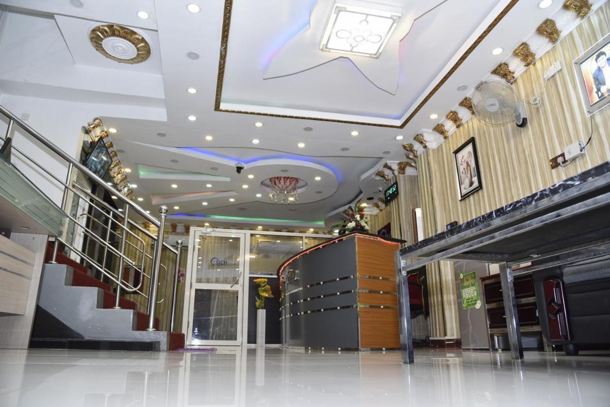 Global City Hotel Maligawatta Exterior photo