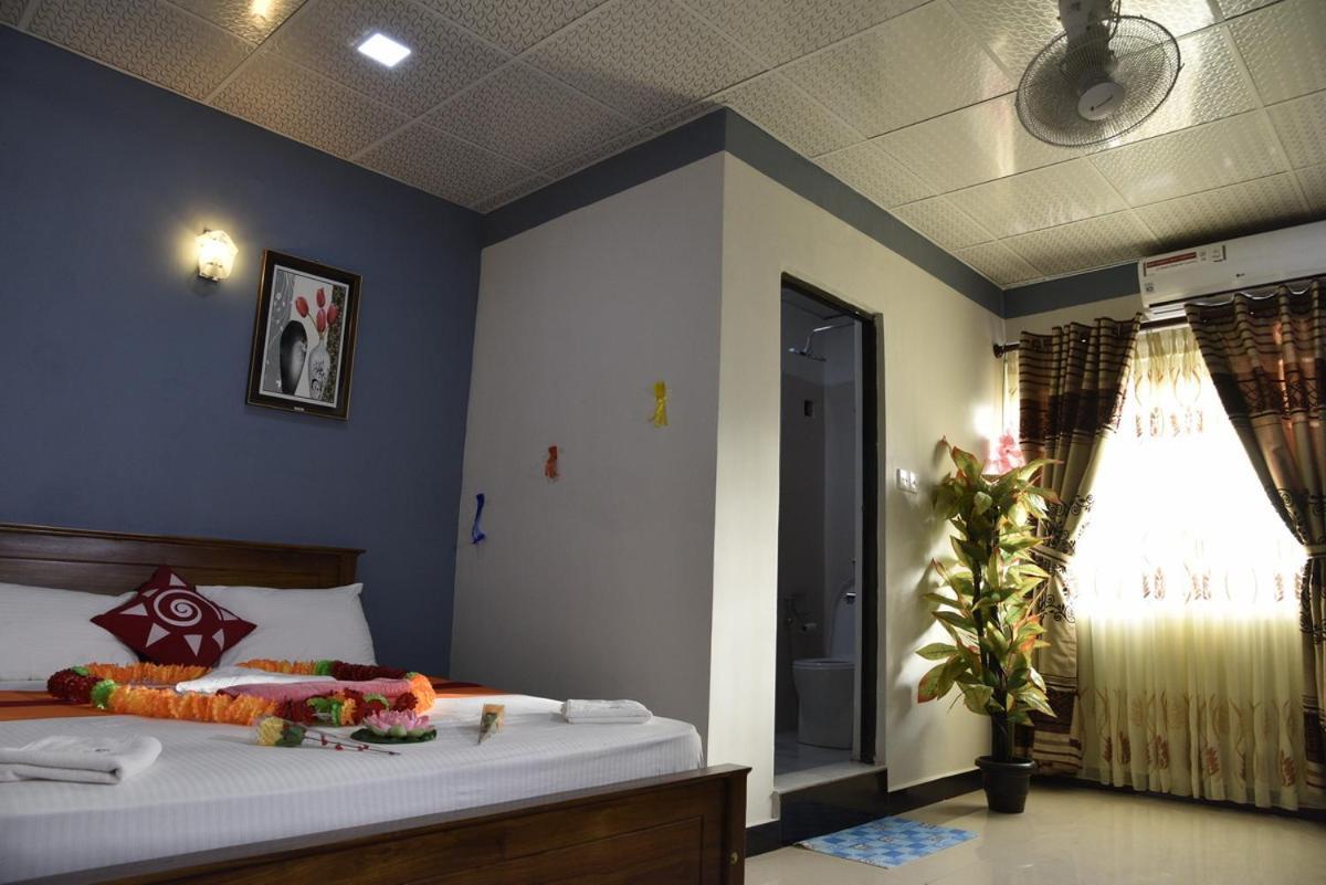 Global City Hotel Maligawatta Exterior photo