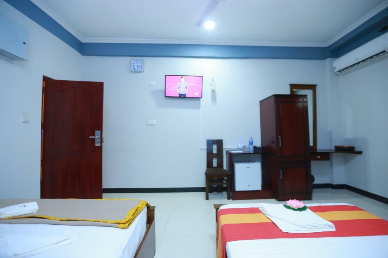 Global City Hotel Maligawatta Exterior photo