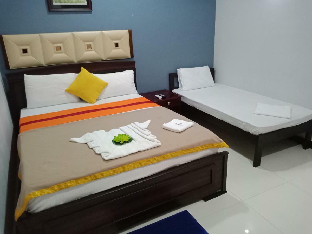 Global City Hotel Maligawatta Exterior photo